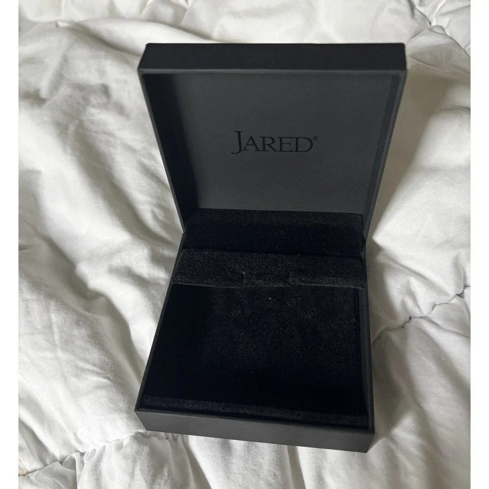 Jared Jewelry Large Universal Earrings Pendant  Necklace Present‎ Gift Box Black